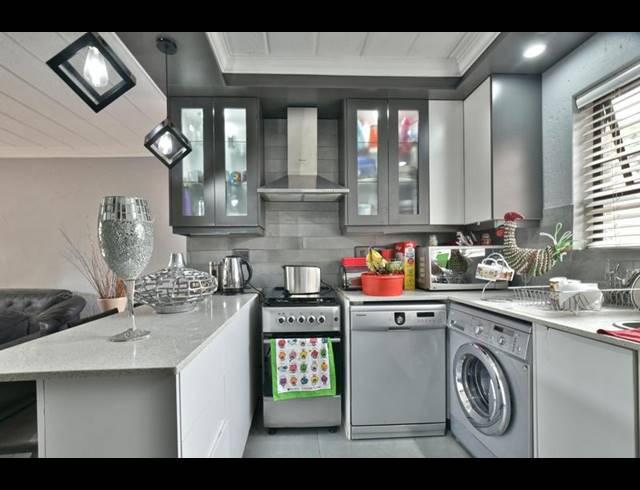 2 BEDROOM APARTMENT FOR SALE IN GLENVISTA